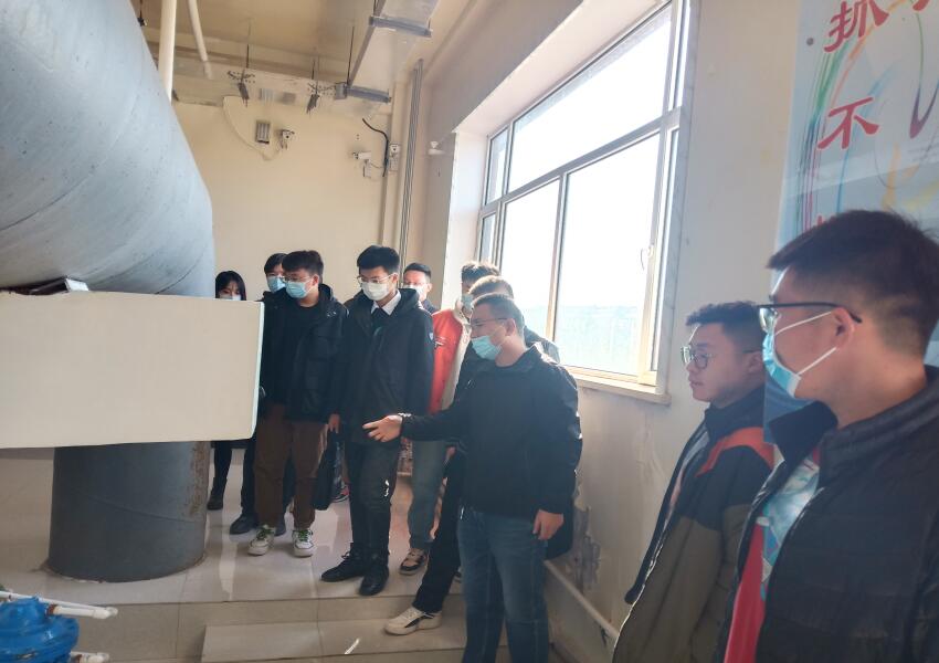 1635140828279036506.jpg 2021-10-25吉林省城市供水有限公司2021年度新入职员工培训走进基层-8.jpg