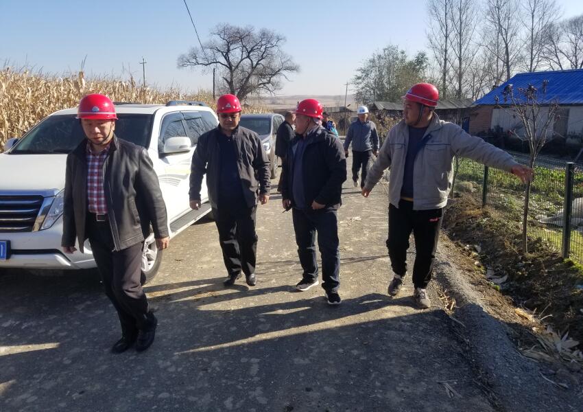 1635142867043099049.jpg 2021-10-25 集团公司党委委员、副总经理于安东率队到水工局公司第四分局蛟河市2021年农村1.jpg