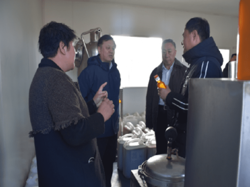 2021-8-21省国资委一级巡视员王绍坤到集团公司包保村调研乡村振兴工作 (4).png