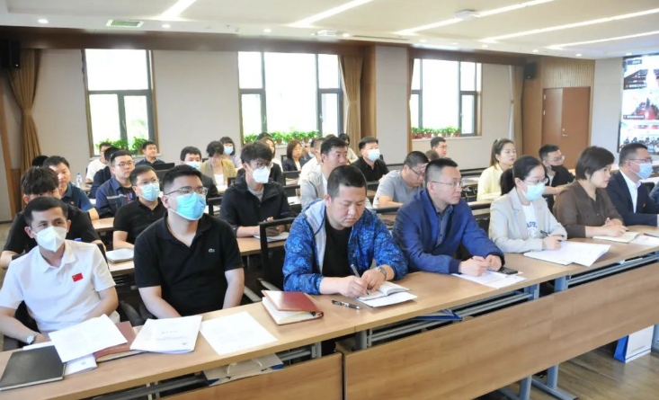 集团公司组织召开第二批优秀年轻干部理论培训班3.png
